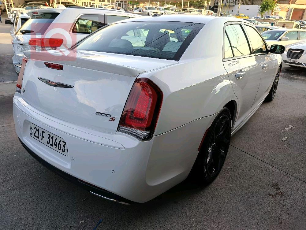 كرايسلر 300